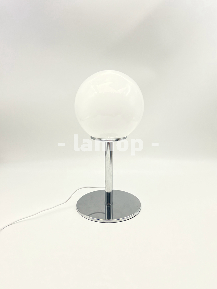 Milchweiße, massive Globus-Tis – Desk Lamp Bewertung und Preis